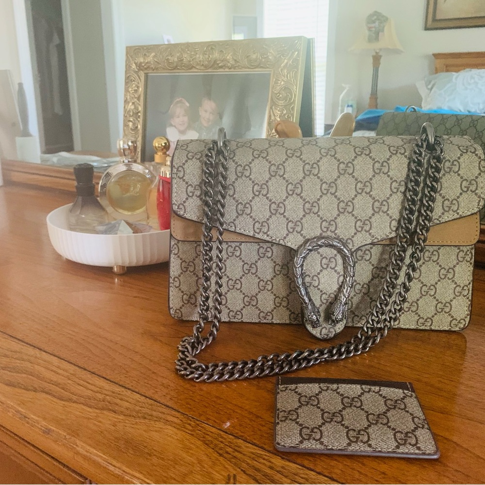 Designer inspired quality bag